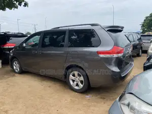 Toyota Sienna 2012 Gray