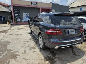 Mercedes-Benz M Class ML350 4MATIC 4dr SUV AWD (3.5L 6cyl 7A) 2014 Gray