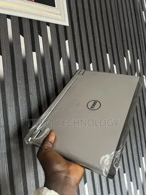 Laptop Dell Latitude 3330 8GB Intel Core i5 HDD+SSD 500GB