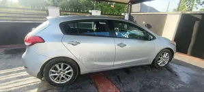 Kia Forte EX Hatchback 2016 Silver