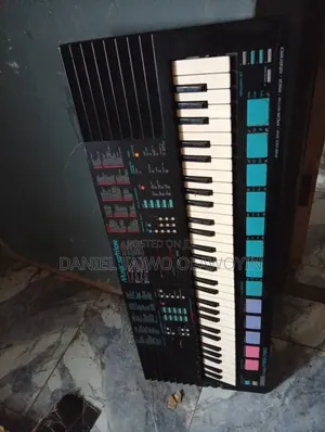 Yamaha PortaSound PSS-780 Music Station