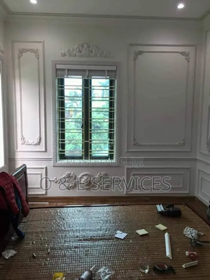 Cornice Installer