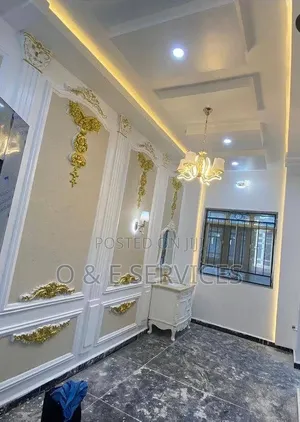 Cornice Installer