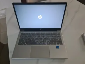 Laptop HP 14-ep0063 8GB Intel Core i3 SSD 256GB