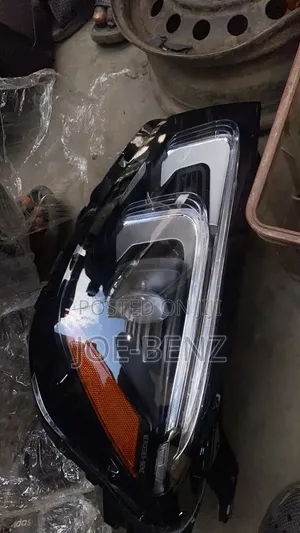 GLE350 2022 Driver Side Headlight