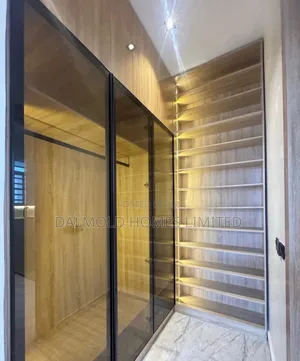 4bdrm Duplex in Lekki for rent