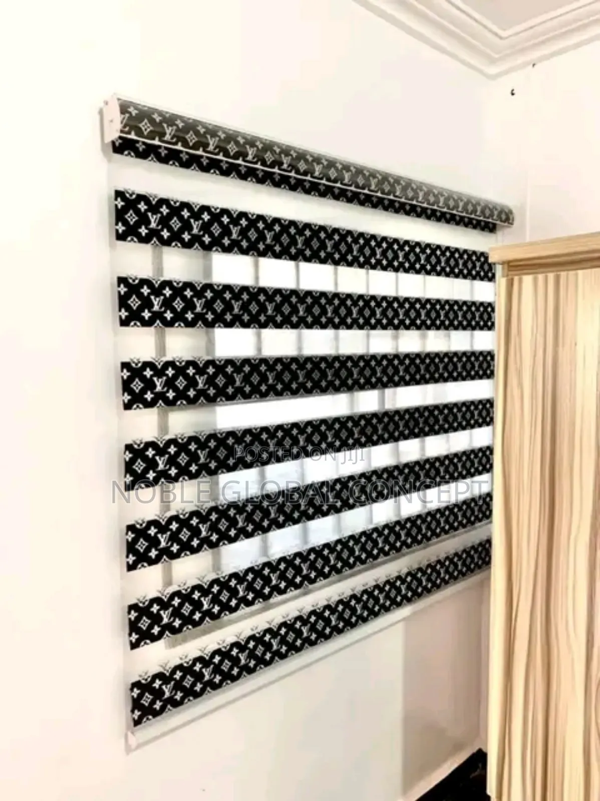 Black/White Window Blind