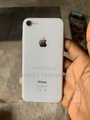 Apple iPhone 8 64 GB White