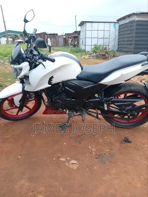 TVS Apache 160 4V 2022 Black
