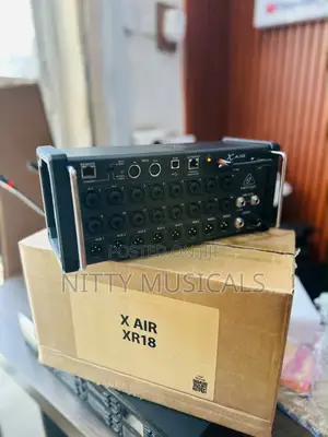 Behringer Xair Xr18 Digital Controlled Mixer