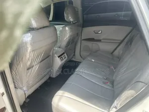 Toyota Venza 2011 White
