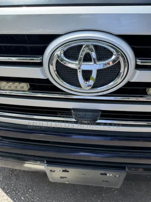 Toyota Land Cruiser LC300 2024 Blue