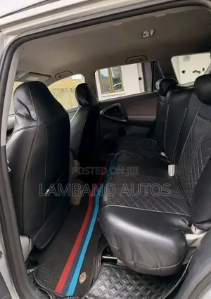 Toyota RAV4 2011 Silver