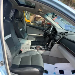 Toyota Camry XLE 4dr Sedan (2.5L 4cyl 6A) 2012 Blue