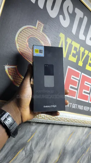New Samsung Galaxy Z Flip5 256 GB Green