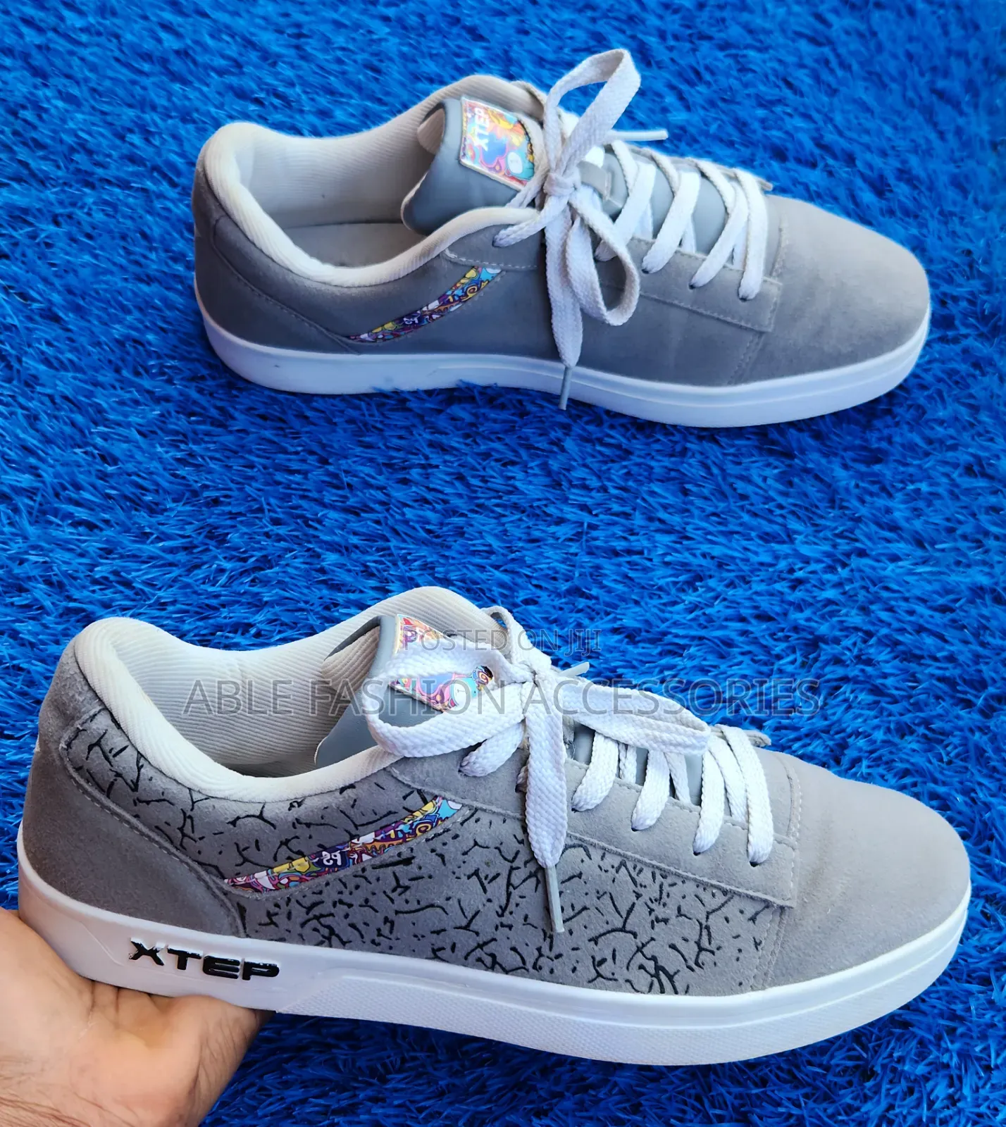 Akube/Thrift Men Sneaker