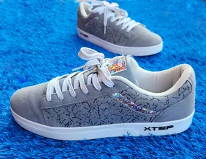 Akube/Thrift Men Sneaker