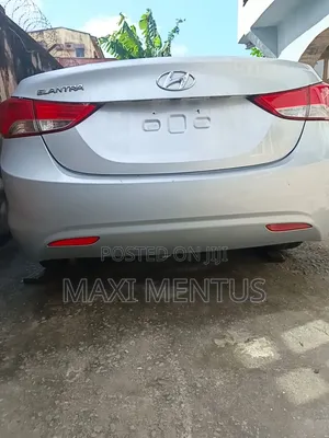 Hyundai Elantra 2013 Silver