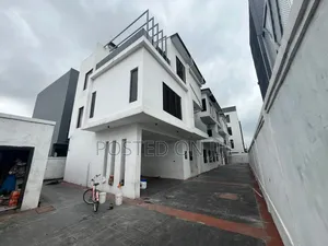 5bdrm Duplex in Lekki Phase 1 for sale