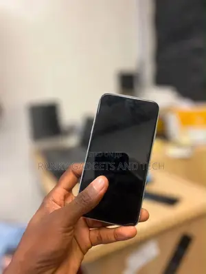 Apple iPhone XR 64 GB White