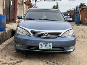 Toyota Camry XLE 4dr Sedan (2.4L 4cyl 4A) 2004 Blue