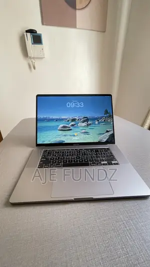 Laptop Apple MacBook Pro 2019 16GB Intel Core i9 SSD 1T