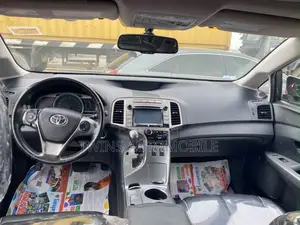 Toyota Venza XLE 4dr Wagon AWD (3.5L 6cyl 6A) 2015 Gray