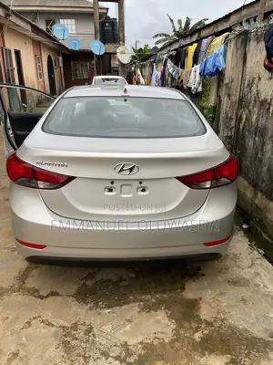 Hyundai Elantra SE 4dr Sedan (1.8L 4cyl 6M) 2015 Silver