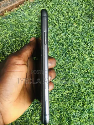 Apple iPhone 11 64 GB Black