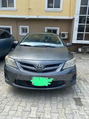 Toyota Corolla LE 4dr Sedan (1.8L 4cyl 4A) 2012 Gray