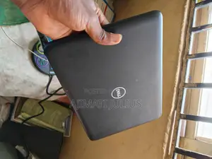 Laptop Dell Latitude 3190 4GB Intel Celeron SSD 140GB