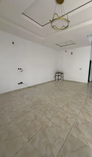 Mini Flat in Thomas Estate for rent