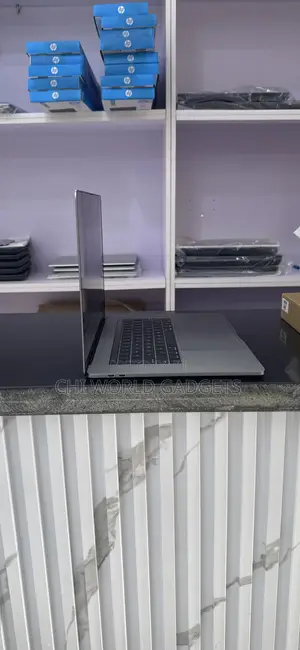 Laptop Apple MacBook Pro 2019 32GB Intel Core i9 SSD 512GB