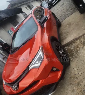 Toyota RAV4 SE FWD (2.5L 4cyl 6A) 2016 Pink