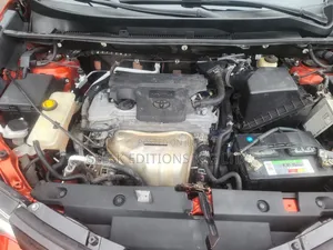Toyota RAV4 SE FWD (2.5L 4cyl 6A) 2016 Pink
