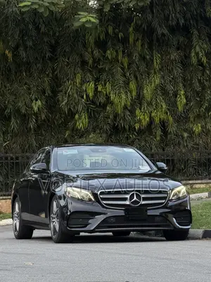 Mercedes-Benz E300 4Matic AWD Sedan (2.0L 4cyl 9A) 2017 Black