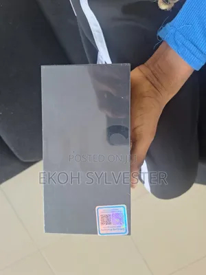New Samsung Galaxy S10 128 GB Black