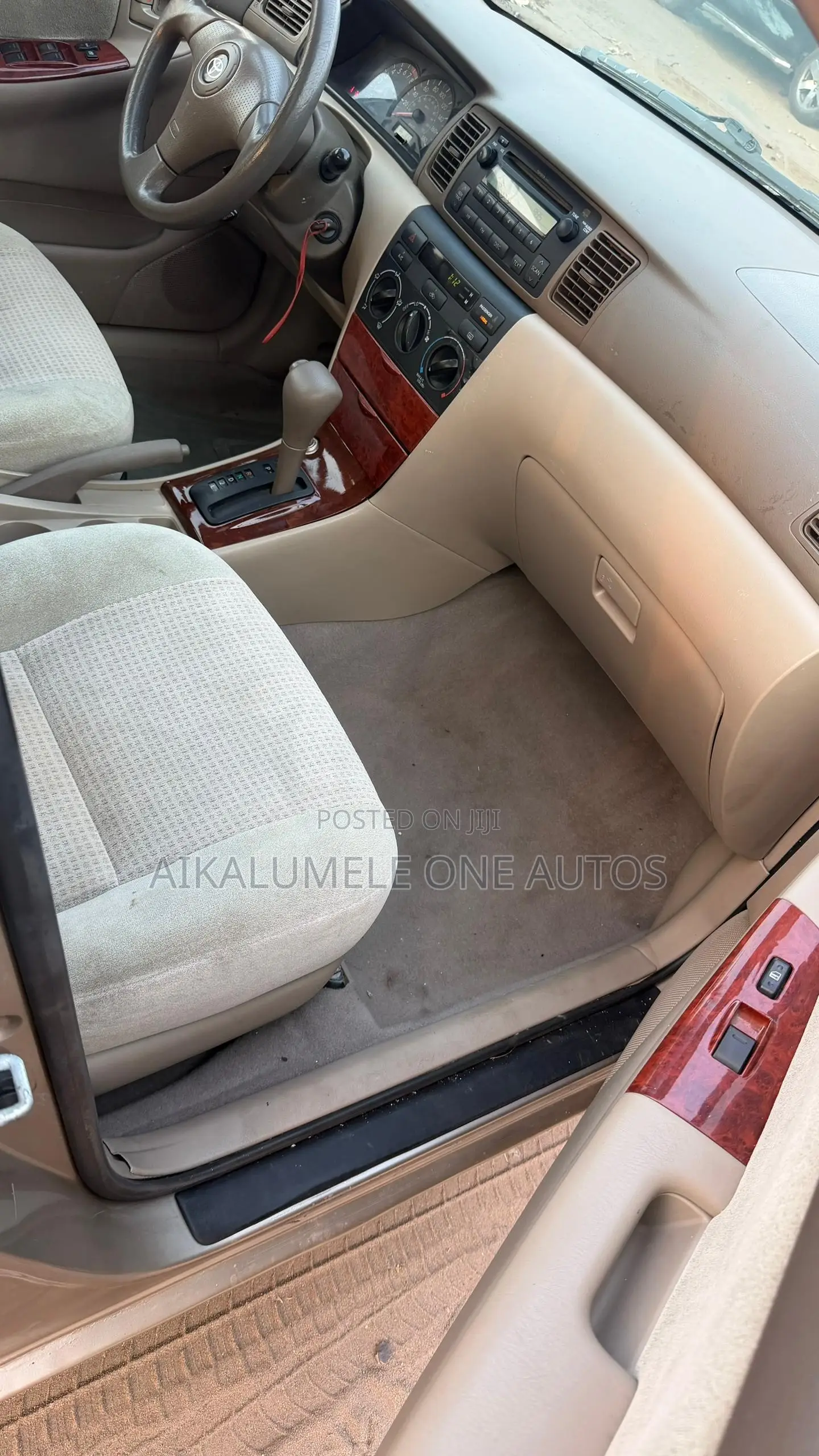 Toyota Corolla LE 2006 Gold