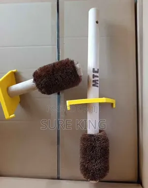 MTC Wooden Toilet Brush With Holder (Brand New)