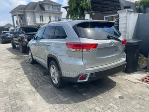 Toyota Highlander Limited 4x4 V6 (3.5L 6cyl 8A) 2017 Silver