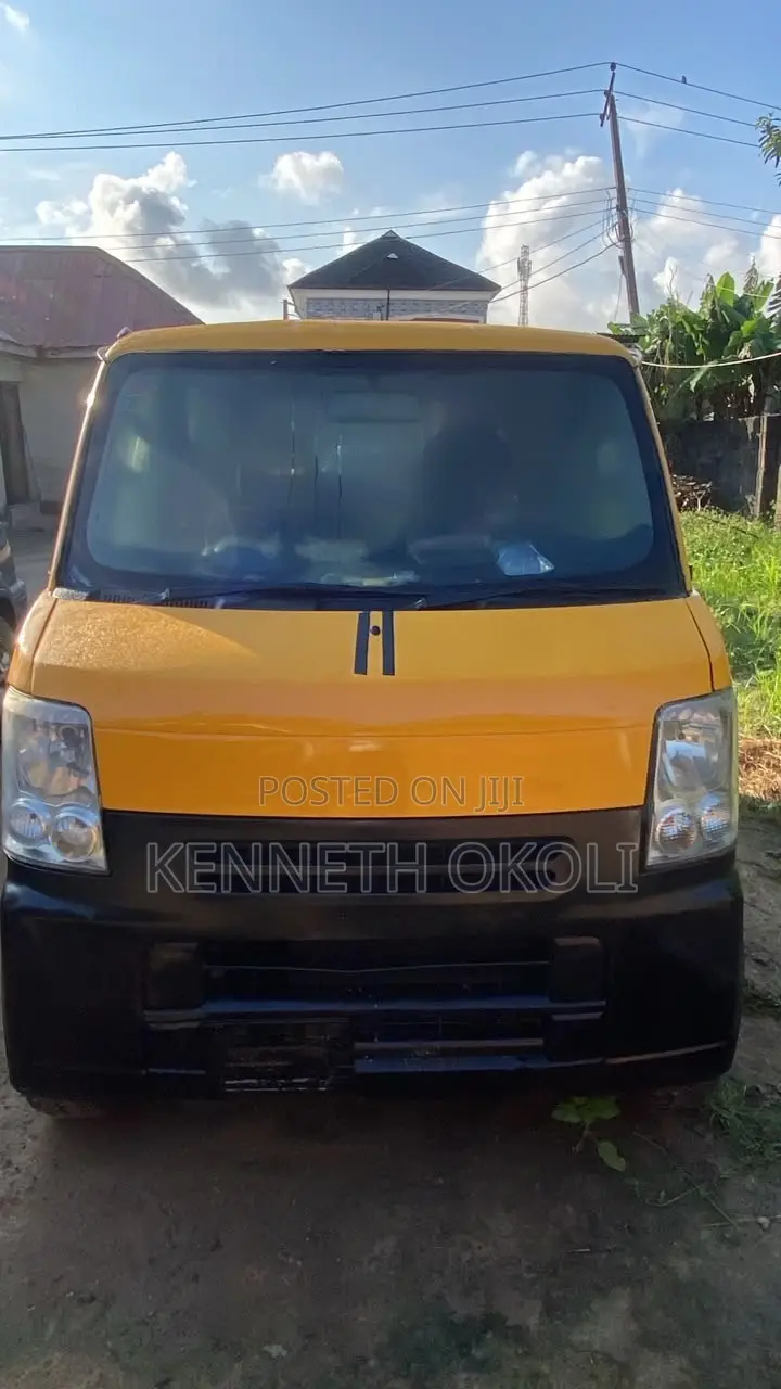 Suzuki APV Minibus 2010 Yellow