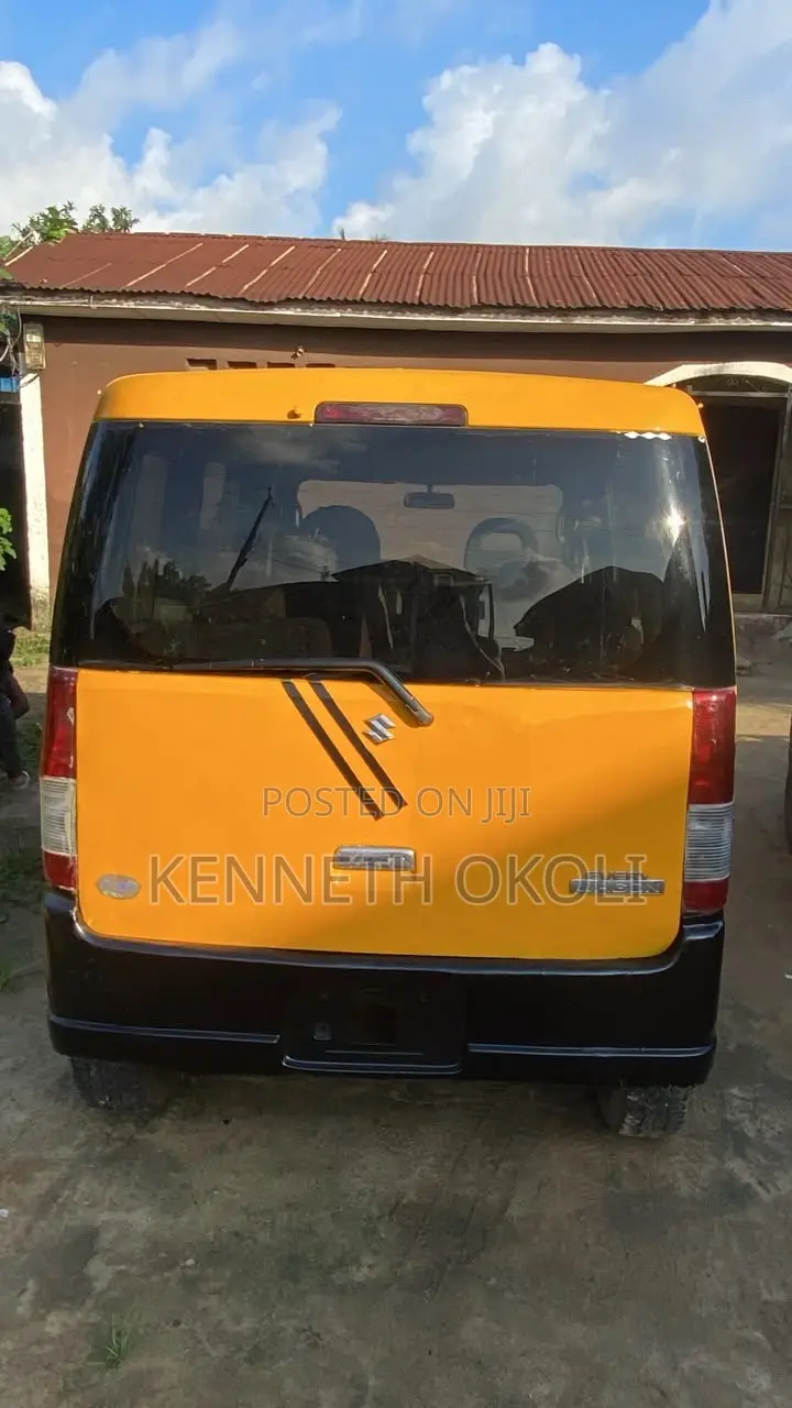 Suzuki APV Minibus 2010 Yellow
