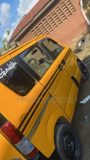Suzuki APV Minibus 2010 Yellow