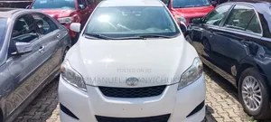 Toyota Matrix Hatchback FWD (1.8L 4cyl 5M) 2010 White