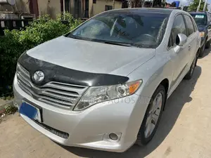 Toyota Venza AWD 2010 Silver