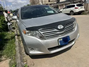 Toyota Venza AWD 2010 Silver