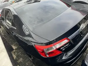 Toyota Camry XLE 4dr Sedan (2.5L 4cyl 6A) 2013 Black
