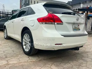 Toyota Venza XLE 2011 White