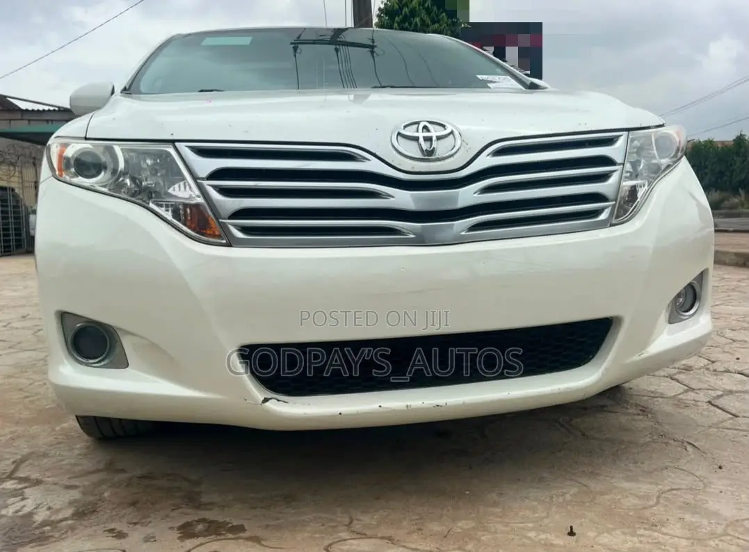 Toyota Venza XLE 2011 White