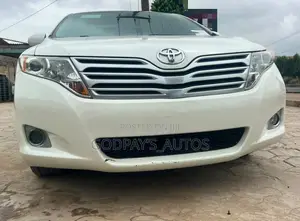 Toyota Venza XLE 2011 White
